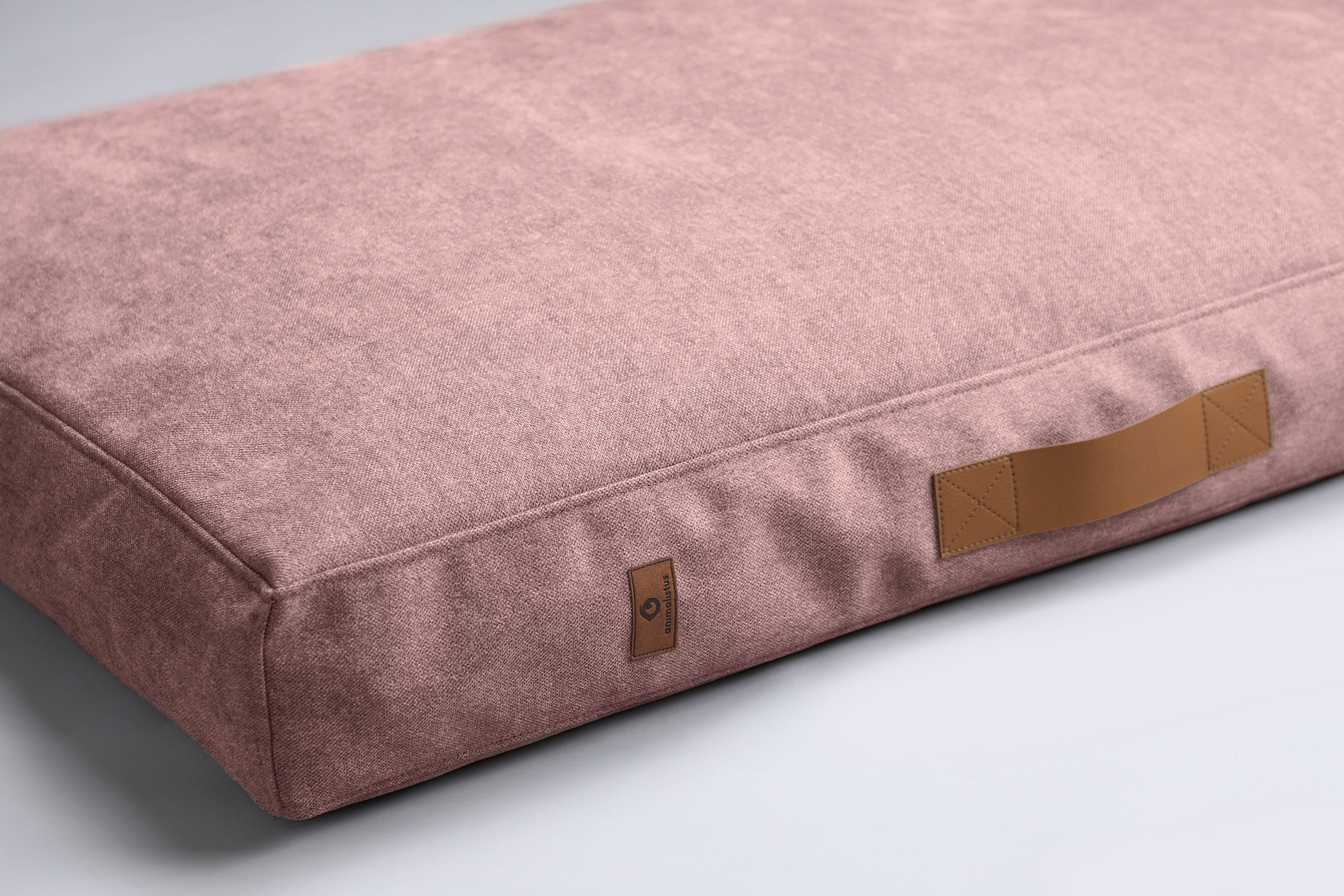 Scandinavian design dog bed | 2-sided | CHESTNUT RED