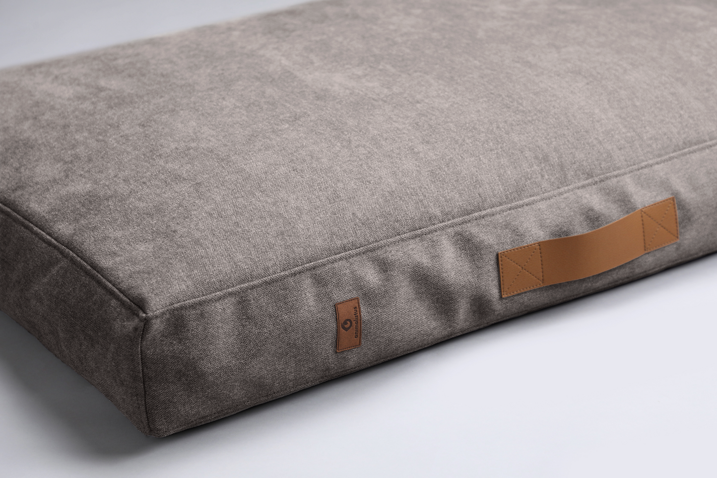 Scandinavian design dog bed | 2-sided | COFFEE BROWN